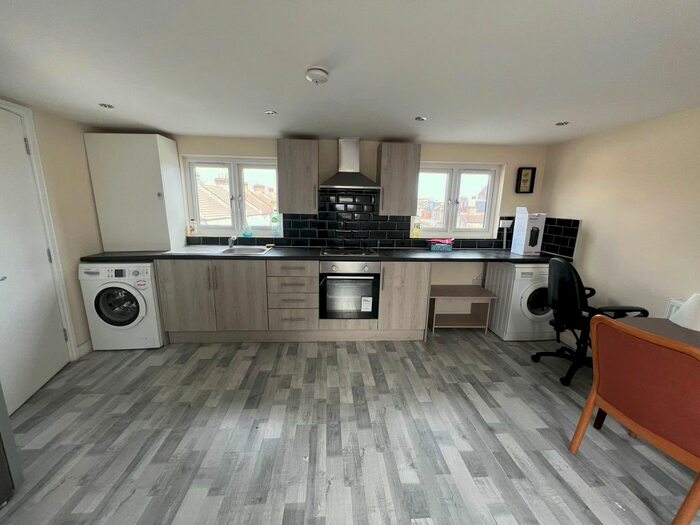 Studio To Rent In Ilford Lane, Ilford, IG1