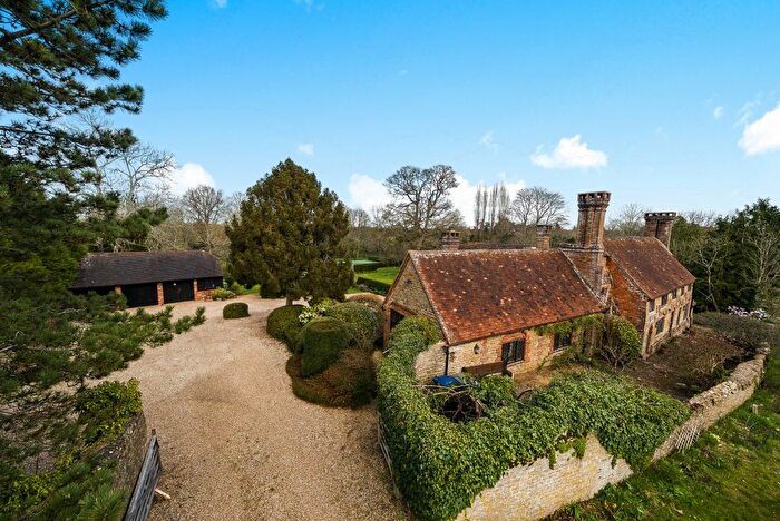 5 Bedroom Flat To Rent In Lower Moushill Lane, Milford, Godalming, GU8