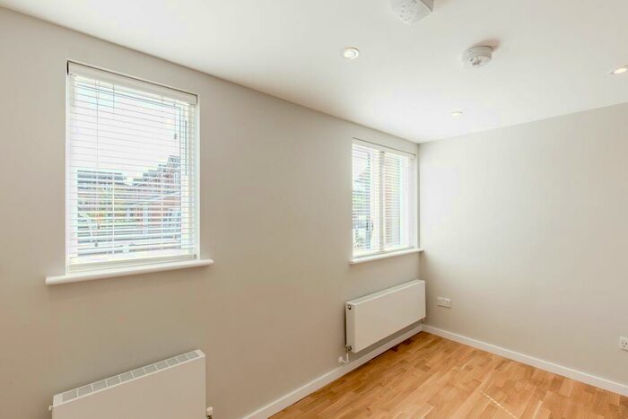 1 Bedroom Ground Flat To Rent In Cobbett Close, EN3