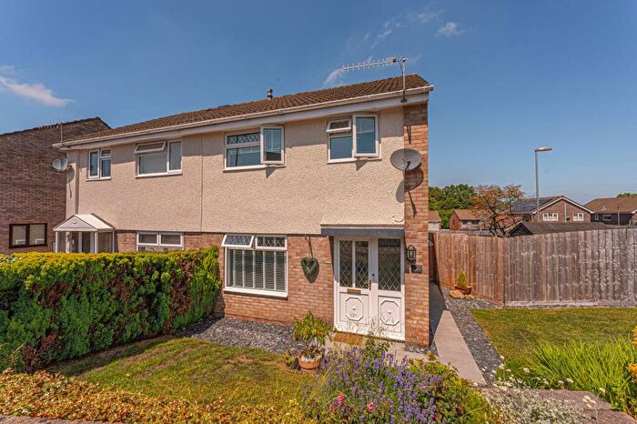 3 Bedroom Semi-Detached House For Sale In Palm Close, New Inn, NP4