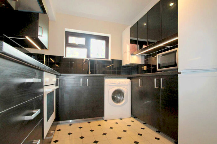 1 Bedroom Apartment To Rent In Beechwood Court, Sutton, SM2