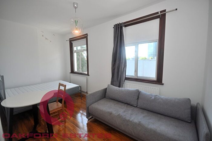3 Bedroom Flat To Rent In Eversholt Street, Euston, NW1