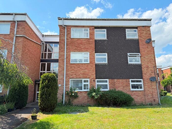 1 Bedroom Flat For Sale In Fairview Road, Taplow, SL6