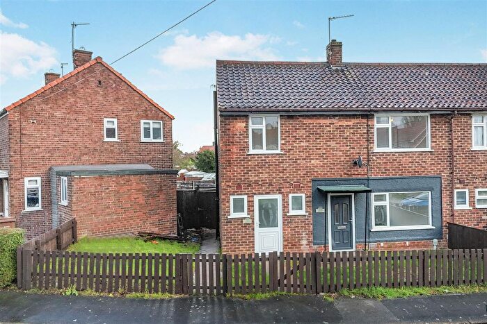 3 Bedroom Terraced House For Sale In Danes Drive, Hessle, HU13