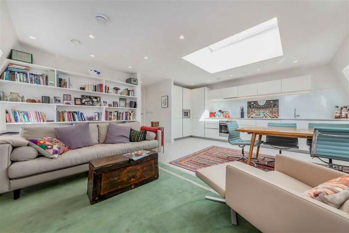 3 Bedroom Flat To Rent In York Street, London, W1U