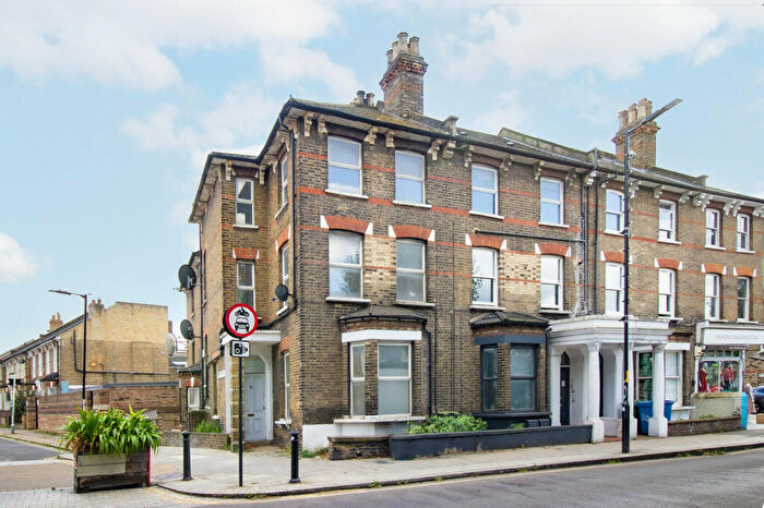 2 Bedroom Apartment To Rent In Grove Vale, London, SE22