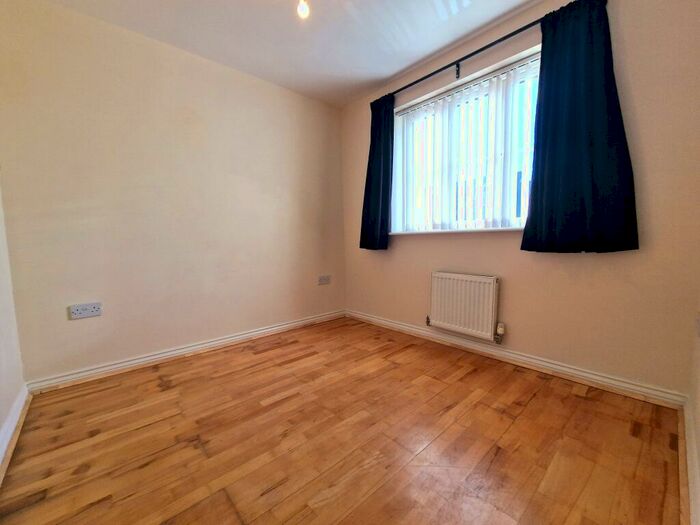 4 Bedroom Town House To Rent In Bluebell Way, Carterton, OX18