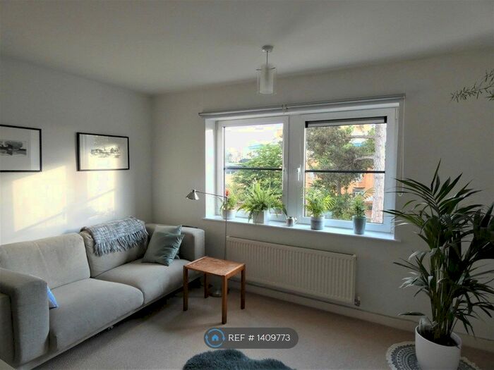 1 Bedroom Flat To Rent In Scott Avenue, London, SW15