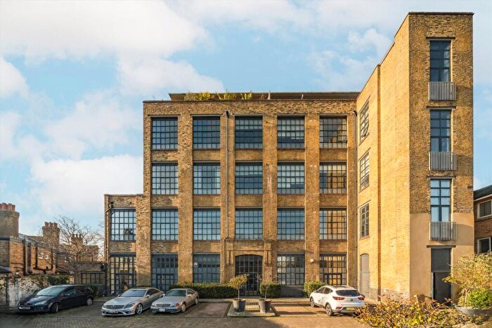 2 Bedroom Flat For Sale In Asylum Road, Peckham, SE15