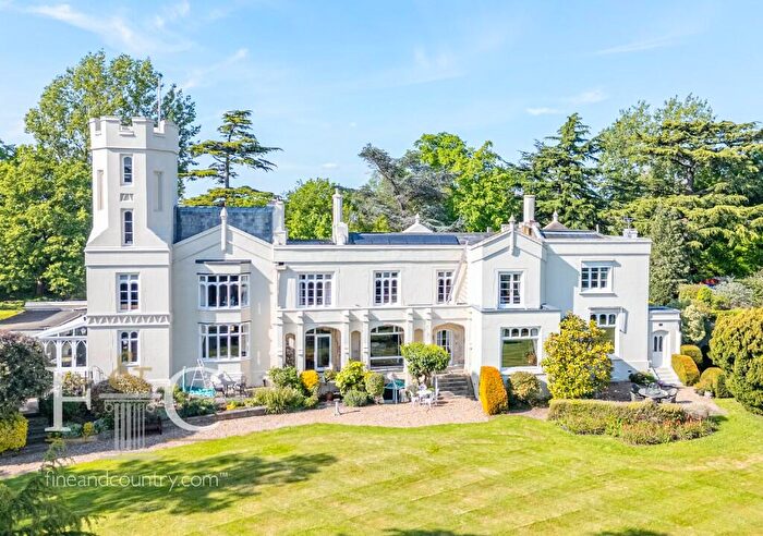 6 Bedroom Terraced House For Sale In Beaumont Road, Broxbourne, Hertfordshire, EN10