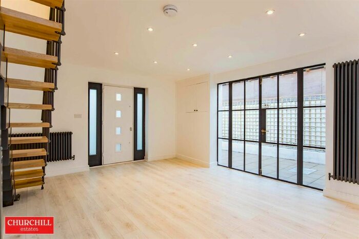 2 Bedroom End Of Terrace House For Sale In Lorne Road, London, E17