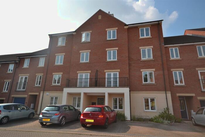 2 Bedroom Flat To Rent In Gras Lawn, St. Leonards, Exeter, EX2