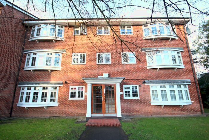 2 Bedroom Flat To Rent In West Road, Maidenhead SL6