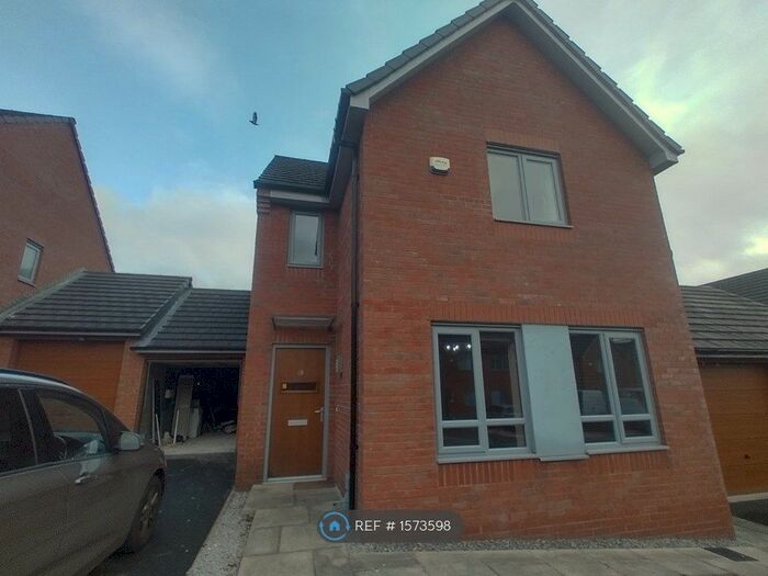 4 Bedroom Detached House To Rent In Greene Way, Salford, M7