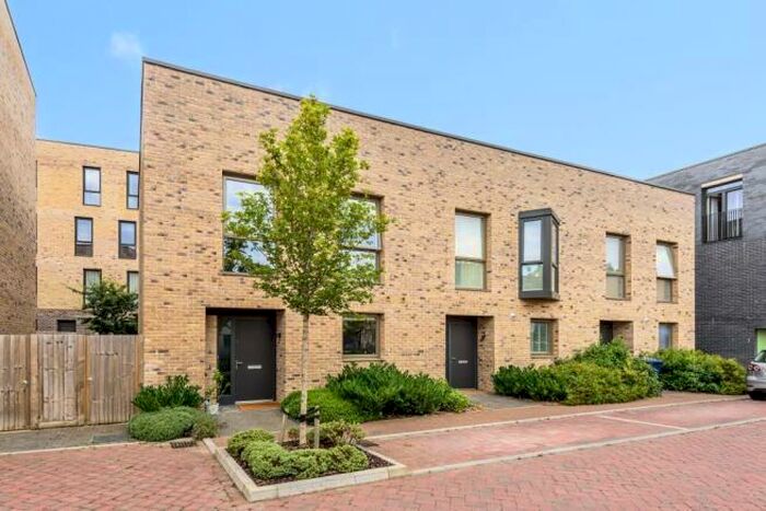 2 Bedroom End Of Terrace House To Rent In Rosebay Gardens, Headington, OX3