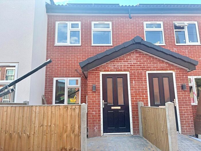 4 Bedroom Semi-Detached House To Rent In Frederick Road, Nottingham, NG9