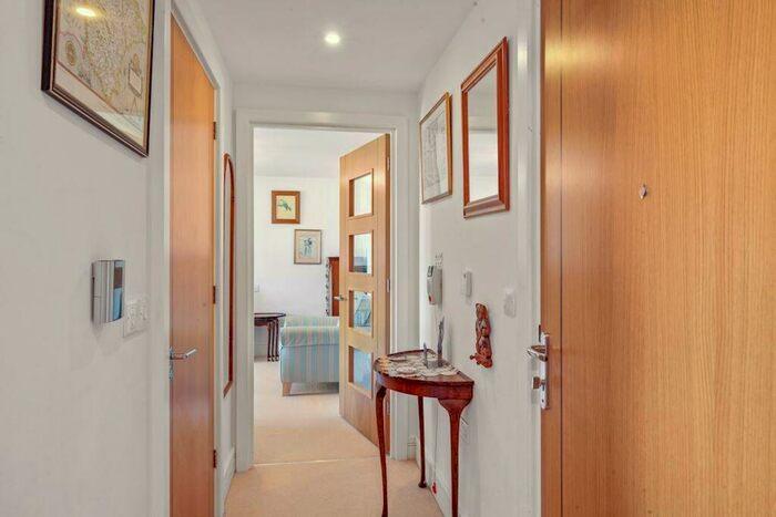 1 Bedroom Flat For Sale In Bailey Court, New Writtle Street, Chelmsford, CM2