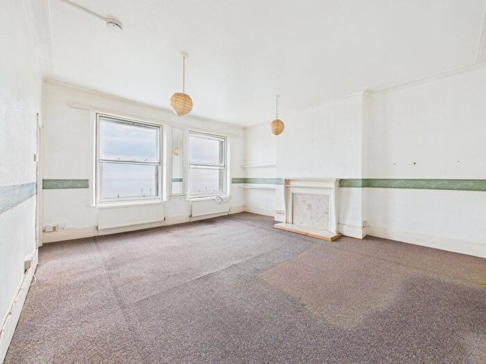 2 Bedroom Flat For Sale In Victoria Parade, Broadstairs, CT10