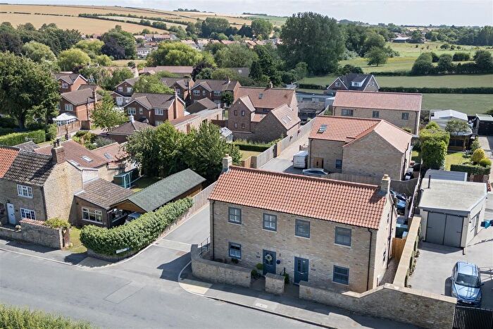 2 Bedroom Cottage For Sale In Taybell, North Newbald, YO43