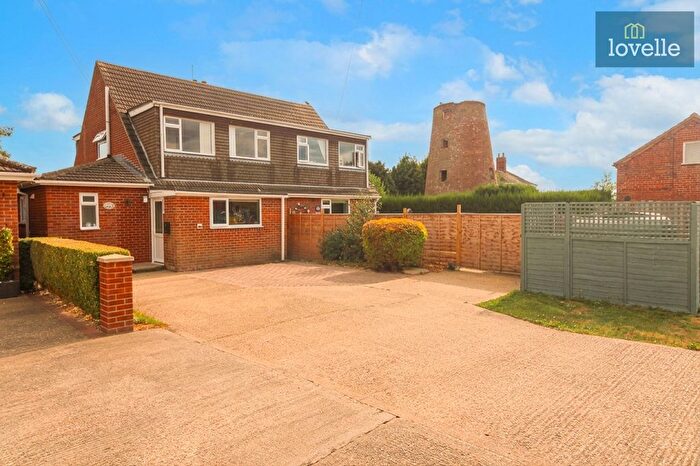 3 Bedroom Semi-detached Bungalow For Sale In Mill Lane, Grainthorpe, LN11