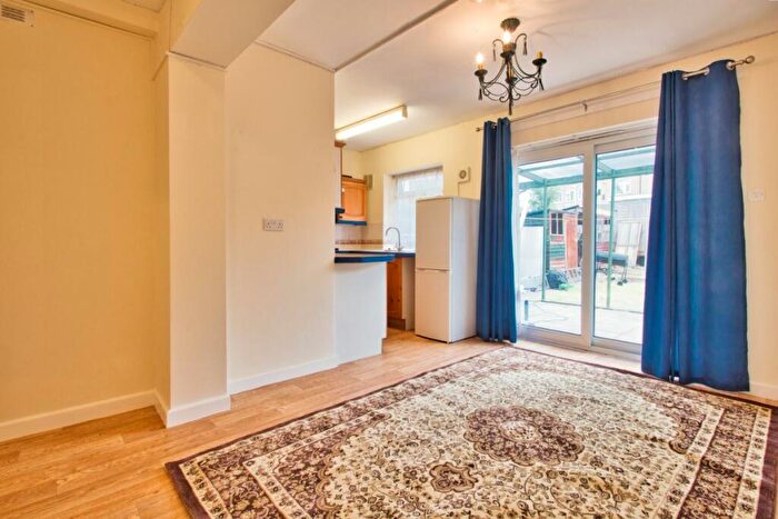 2 Bedroom Flat To Rent In Toorack Road, Harrow Weald, HA3