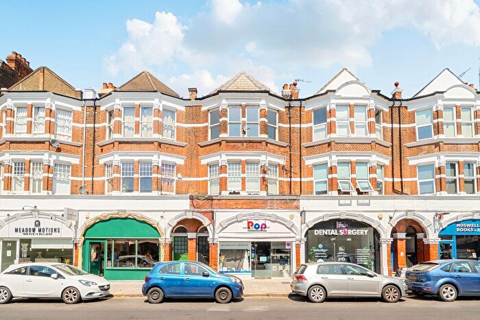 3 Bedroom Flat For Sale In Fortis Green Road, London, N10