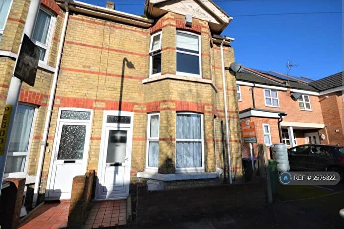 3 Bedroom End Of Terrace House To Rent In Grove Road, Folkestone, CT20