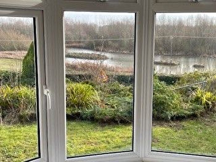 2 Bedroom Bungalow To Rent In Birstall Road, Birstall, Leicester, LE4