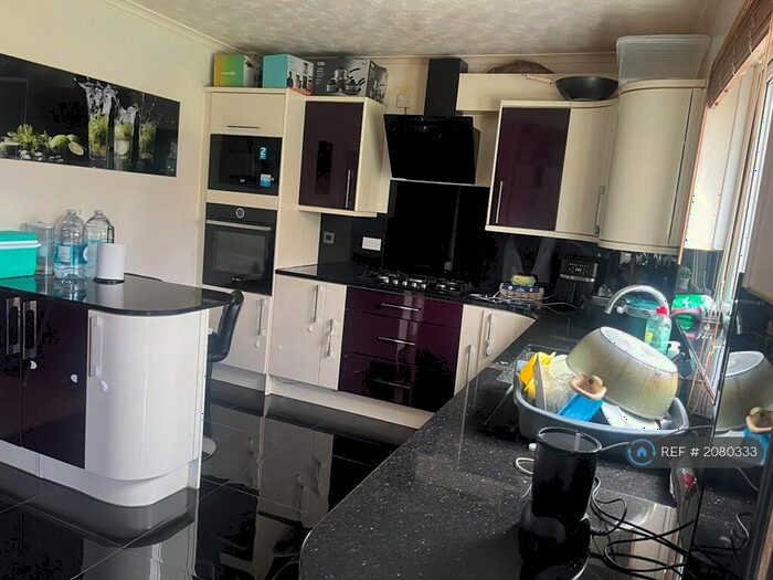 3 Bedroom Semi-Detached House To Rent In Fishers Lane, Cambridge, CB1