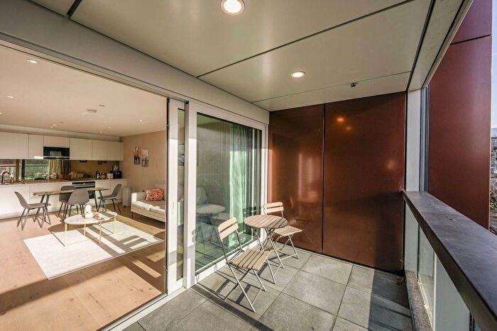 1 Bedroom Flat To Rent In Buckhold Road, Putney, London, SW18