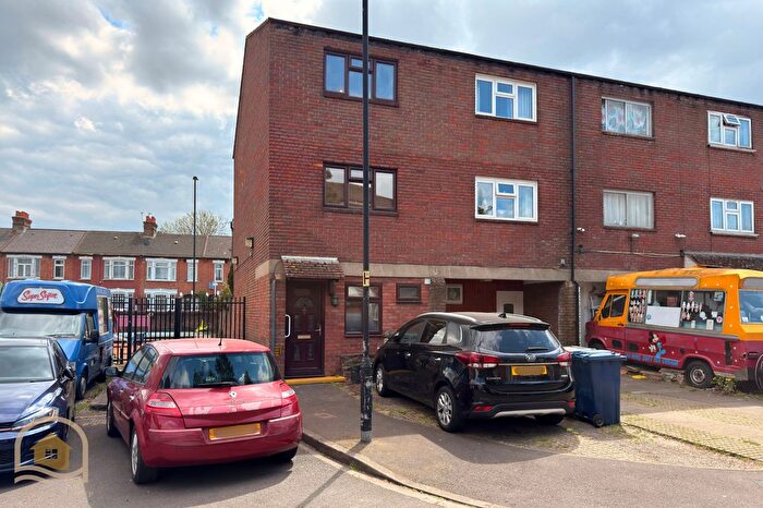 4 Bedroom End Terrace House For Sale In Western Road, Southall, Middlesex, UB2