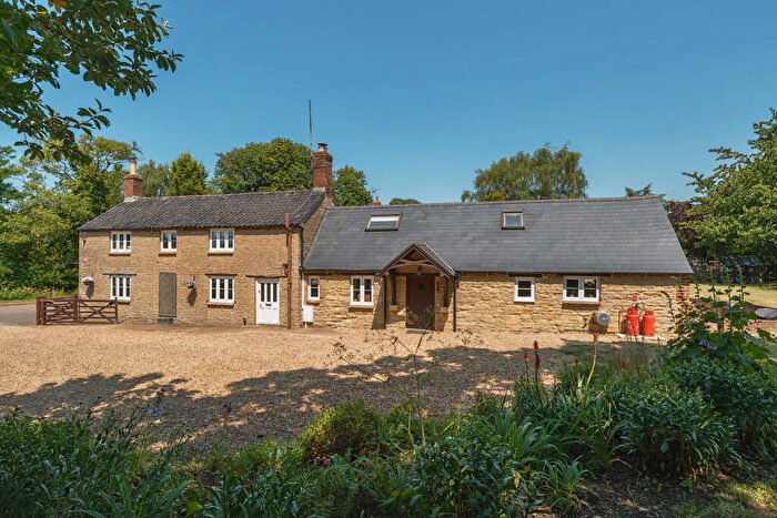 4 Bedroom Detached House For Sale In Grafton Underwood, Kettering, NN14