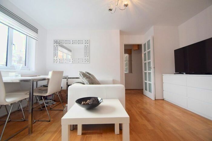 Studio To Rent In Glenville Grove, London, SE8