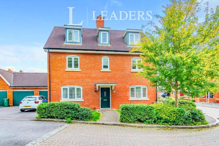 5 Bedroom Detached House To Rent In Heydon Way, Wickhurst Green, RH12