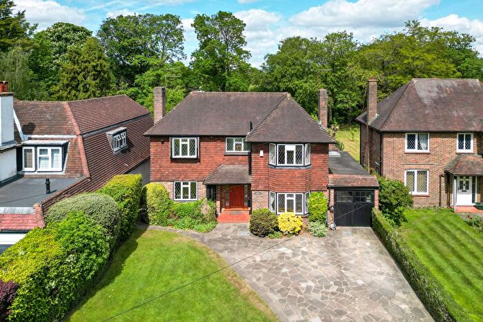 5 Bedroom Detached House For Sale In The Green, Epsom, KT17