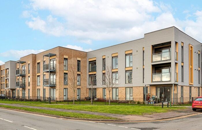 2 Bedroom Flat For Sale In Allwoods Place, Hitchin, SG4