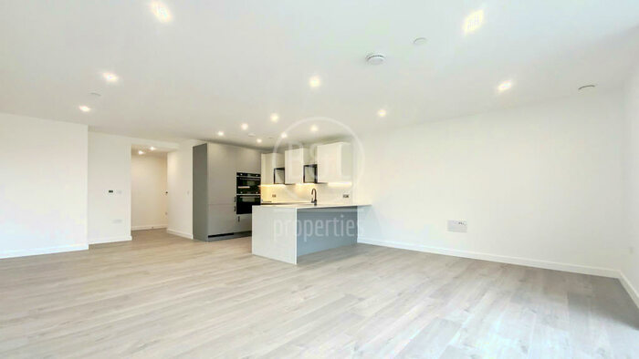 2 Bedroom Flat To Rent In Willowbrook House, London, N4