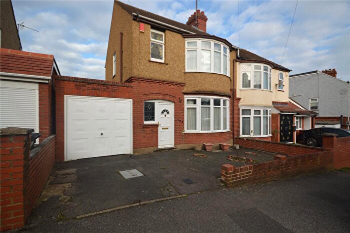 3 Bedroom Semi-Detached House For Sale In Carlton Crescent, Luton, Bedfordshire, LU3