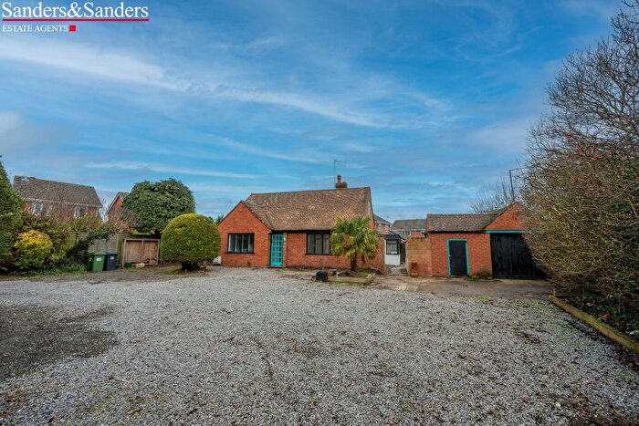 2 Bedroom Bungalow For Sale In The Bank, Bidford-On-Avon, Alcester, B50