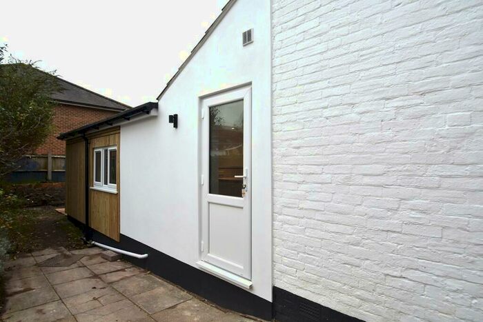 1 Bedroom Flat To Rent In Victoria Road South, Southsea, PO5