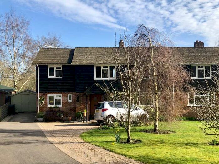 Houses for sale & to rent in SO51 9ZF, Winchester Road, Ampfield