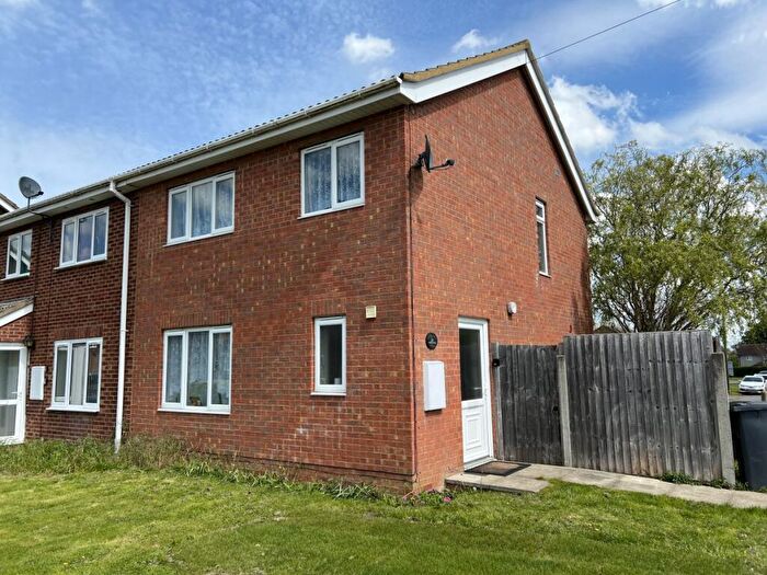 3 Bedroom Terraced House To Rent In School Road, PE28