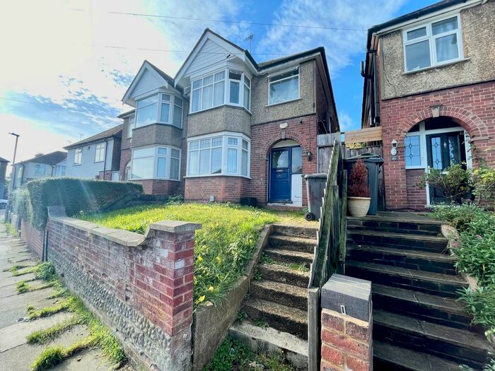 3 Bedroom Property To Rent In Cowper Street, Luton, LU1