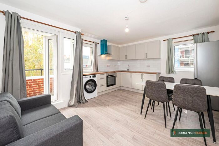 4 Bedroom Flat To Rent In Hunton Street, London, E1