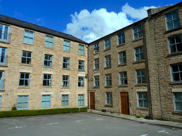 2 Bedroom Flat To Rent In Hyde Bank Road, New Mills, High Peak SK22