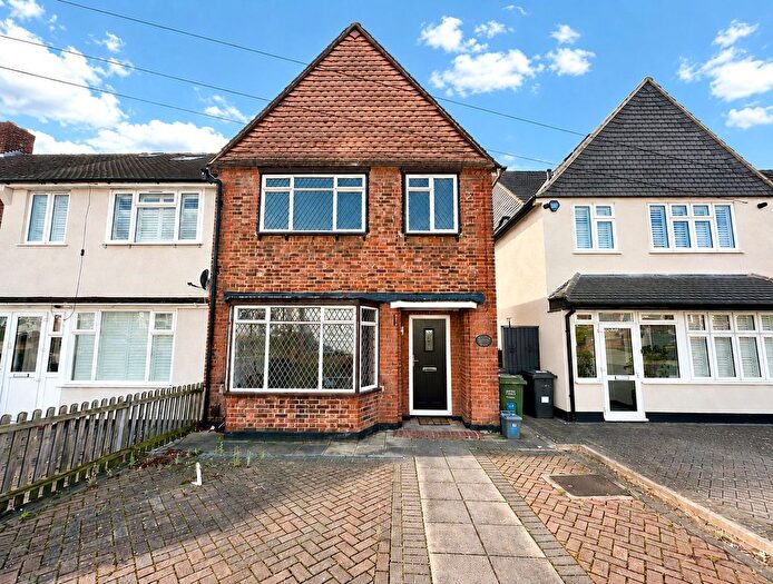 3 Bedroom End Of Terrace House For Sale In Conisborough Crescent, London, SE6