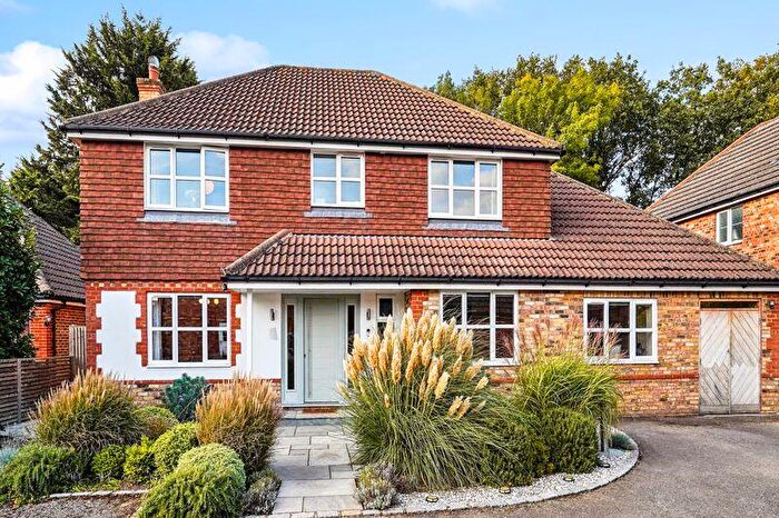 4 Bedroom Detached House For Sale In St Andrews Close, Thames Ditton, KT7