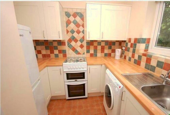 1 Bedroom Flat To Rent In Fawters Close, Hutton, Brentwood, Essex, CM13