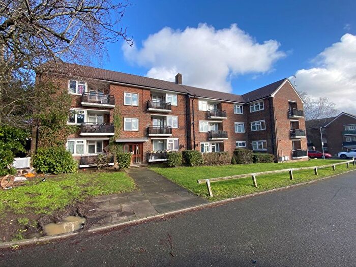 1 Bedroom Flat For Sale In Flat Hawkswood House, Bracknell, Berkshire, RG42