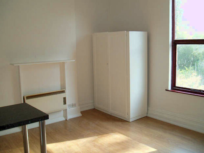 Flat To Rent In 12 Brook Road, Heaton Chapel, Stockport, SK4